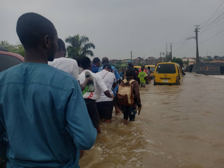 Residents lose properties as many areas in Lagos flood after a few hours of rain (photos/video)