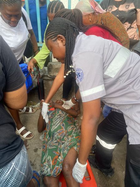 Woman gives birth at Lagos bus stop