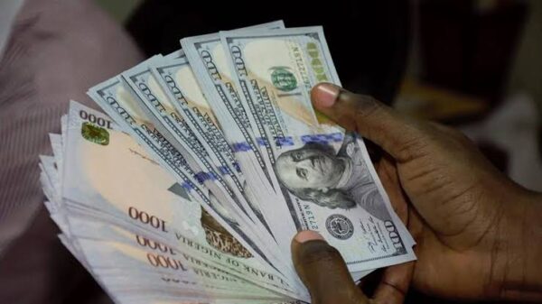 Dollar Hits N1900; Pound goes for N2,250 despite FG’s clampdown on BDC operators